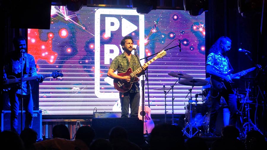 Bangalore-based rock band Parvaaz made the audience sing along to hits like ‘Shaad’, ‘Colour White’ and ‘Soye Ja’