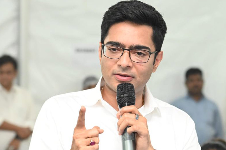 Trinamul Congress (TMC) | Abhishek Banerjee Advocates Maximum Age Limit ...