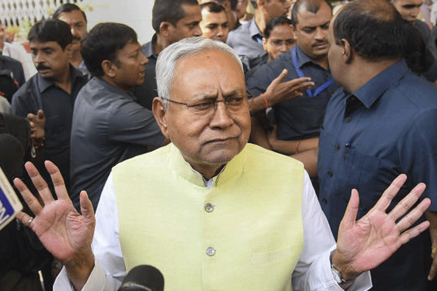 Nitish Kumar Apologizes for Divisive Comments on Educated Women and Fertility Rate