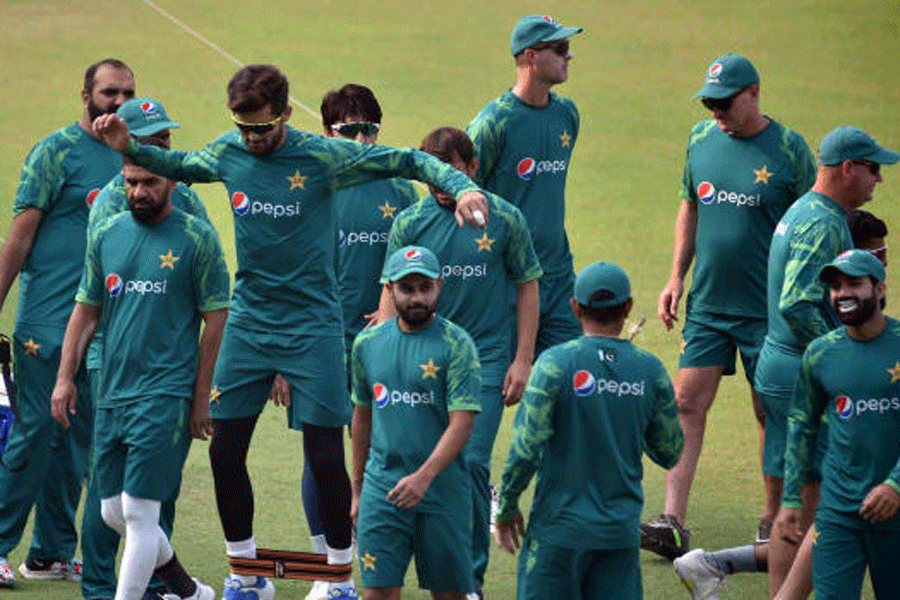 Pakistan Vs England: Plastic Bottle On Target Before Must-win Game ...