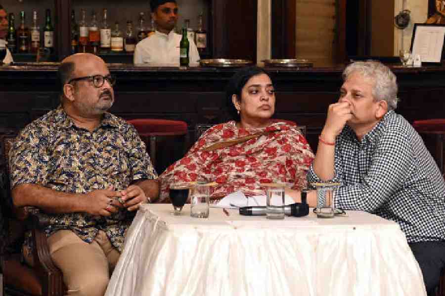 The team comprising Anindya Pal Chaudhuri, Malavika Banerjee and Jeet Banerjee, emerged winners after a keenly contested battle of memory and wits.
