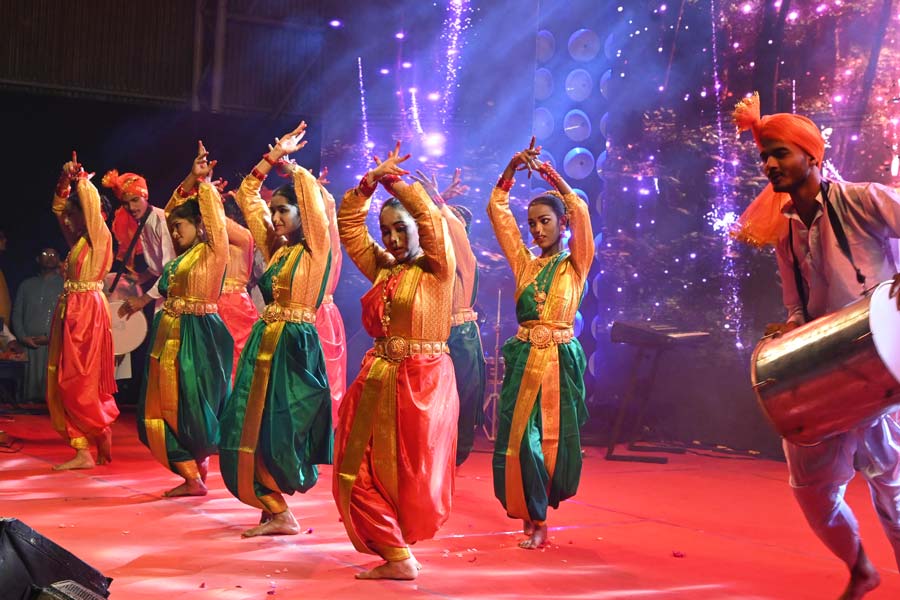 The students of Ekta evening school also put up a dance performance on festive songs like ‘Nagada sang dhol baaje’. Sameera Firdous, Class X, said: ‘It is a very special day for us because we not only get to see such beautiful performances but also participate after rehearsing for days’