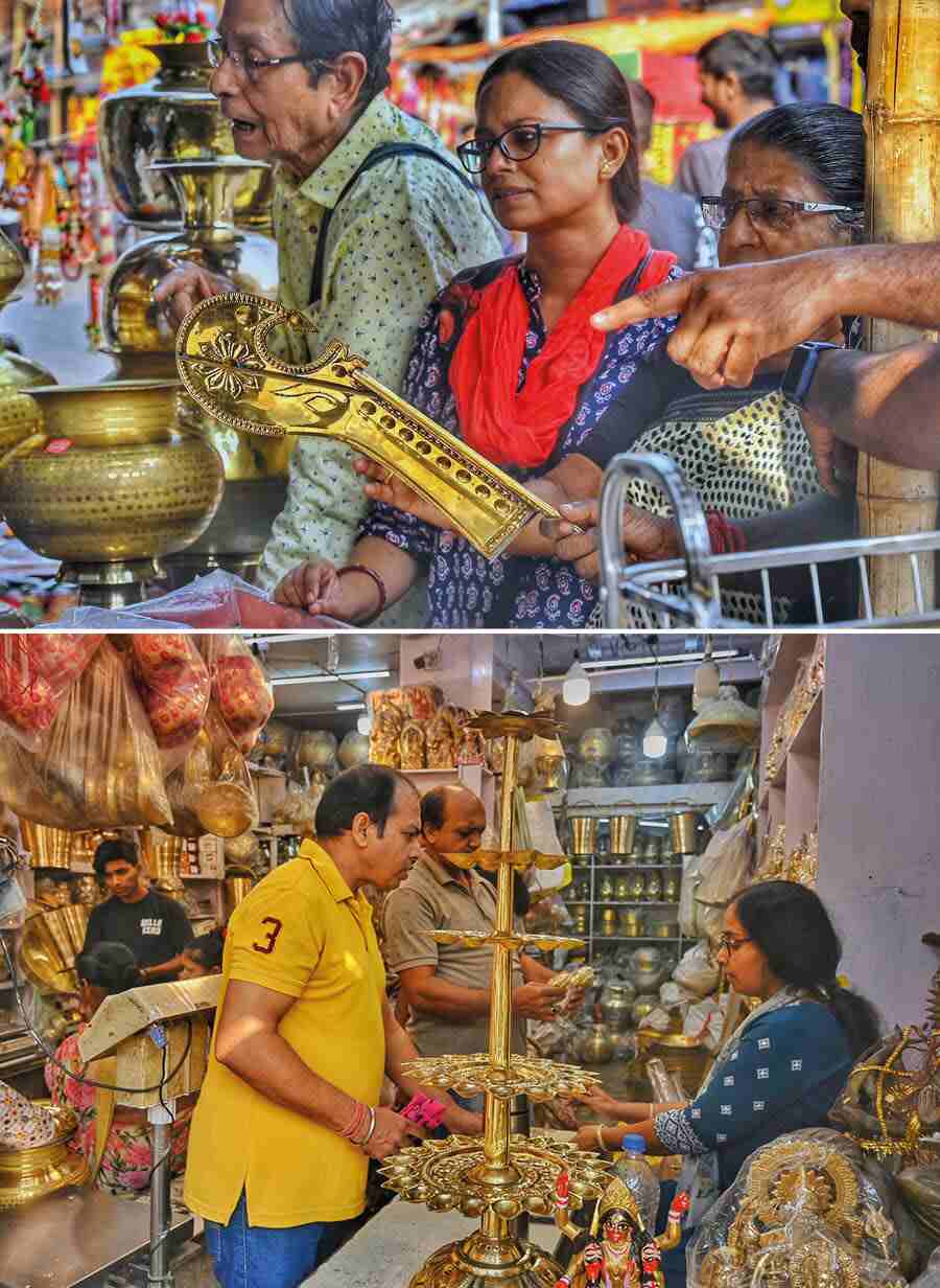 People buying Goddess Kali’s ‘khara’ and brass vessels on the occasion of Dhanteras 