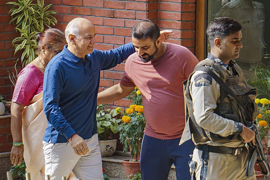 Manish Sisodia Former Delhi Deputy Cm Manish Sisodia Reaches Home From Tihar Jail To Meet