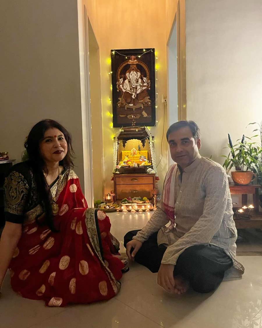 Pankaj Tripathi offered prayers at his home temple with his wife Mridula, who sported a red printed sari coupled with a black blouse.