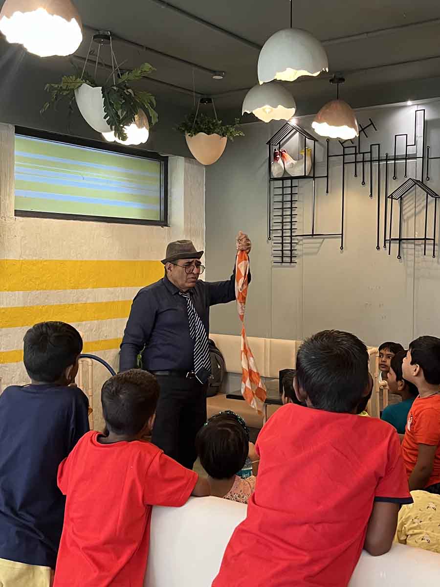Cafe the Eggspresso off Southern Avenue invited a few children for a fun day out on Children’s Day. First up was a magic show which was lapped up by the young ones