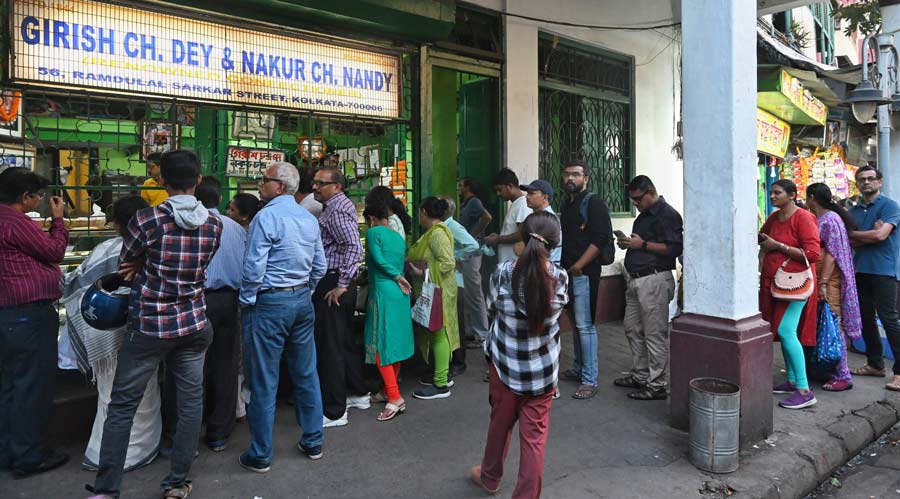 People thronged sweet shops across the city like this favourite one of sweet connoisseurs in the north on the morning of Bhai Phonta. The ‘tithi’ began on Tuesday afternoon
