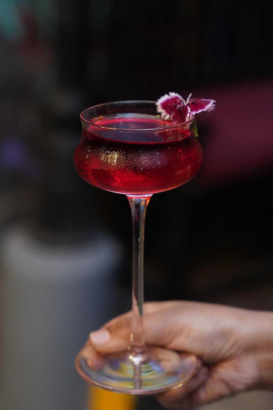 Floral Magic: Floral cordial, vodka and sparkling water makes up one of the signature cocktails of Traffic Gastropub. Pocket pinch: Rs 599
