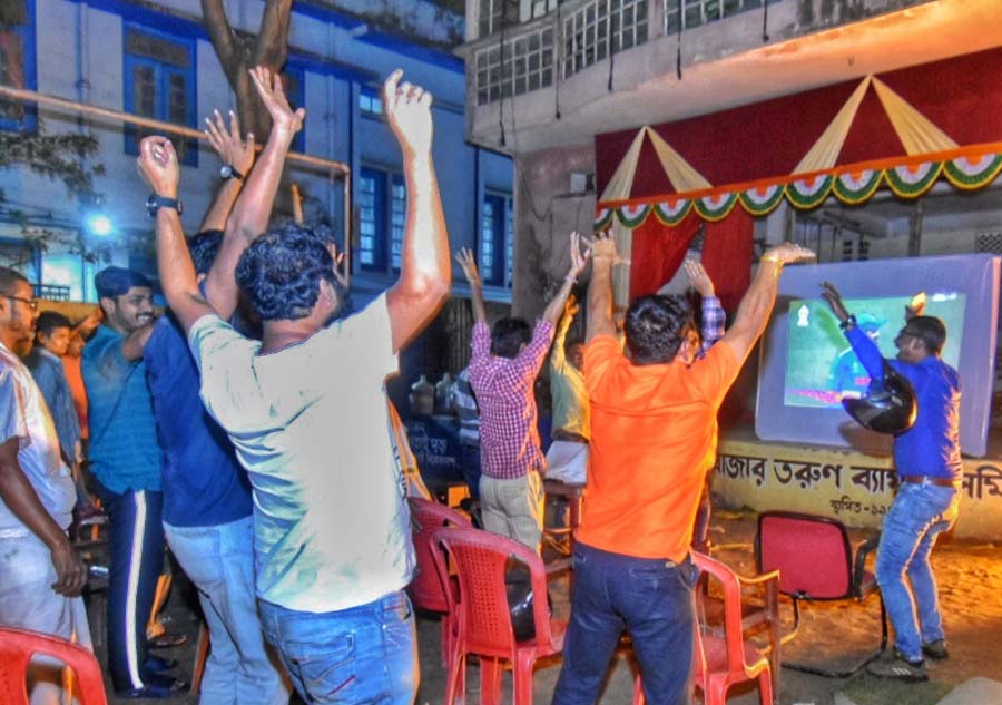 A giant screen for live telecast of the semi-final match from Mumbai’s Wankhede Stadium, refreshments kept aside — the scene was completed by India sealing its berth in the final of the 2023 Men’s Cricket World Cup slated for Sunday