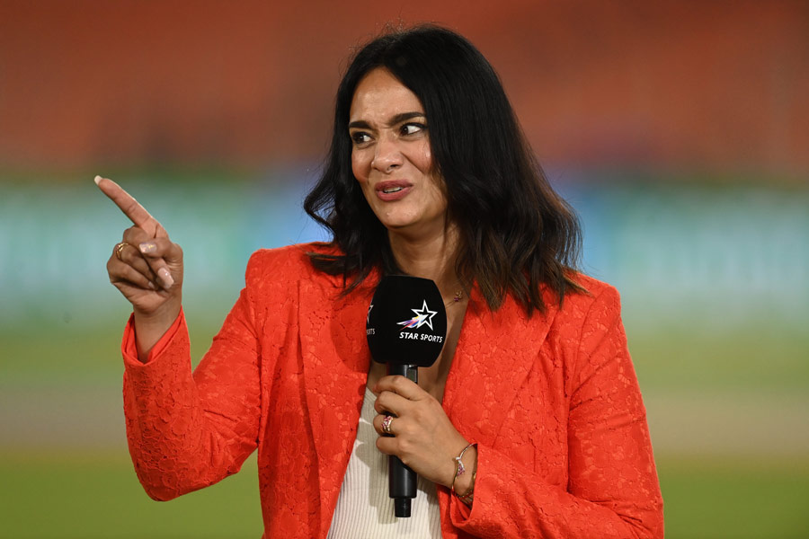Mayanti Langer: One of the standout moments of broadcasting at this World Cup came when Langer dealt with the Angelo Mathews timed-out incident with consummate ease, diffusing the controversy without neglecting it. As full-time anchors, most broadcasters become prisoners to cliches, hyperbole and deference. But Langer has made a career out of improvising and standing her ground, no matter the profile of the experts in front of her. With a greater workload than most broadcasters on this list, Langer’s sixth place is as much a recognition of her eloquence as it is of her dedication to meet high standards every day for close to two months