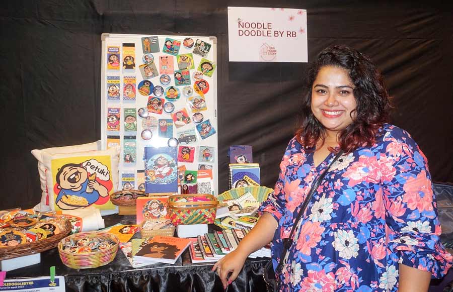 Noodle Doodle By RB has added a touch of fun with its quirky collections, ranging from doodled notebooks to tote bags. Owner Roshni Bhattacharya shared, “Our products, inspired by Kolkata themes and Gen Z lingo, are affordable to cater to the vibrant young crowd”
