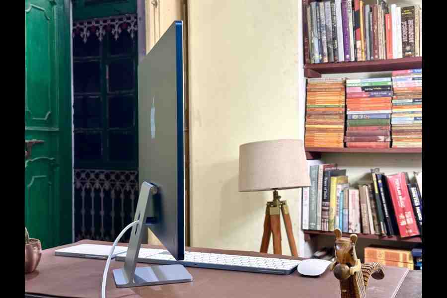 The iMac’s chassis is so thin that it looks like a big iPad without the touchscreen