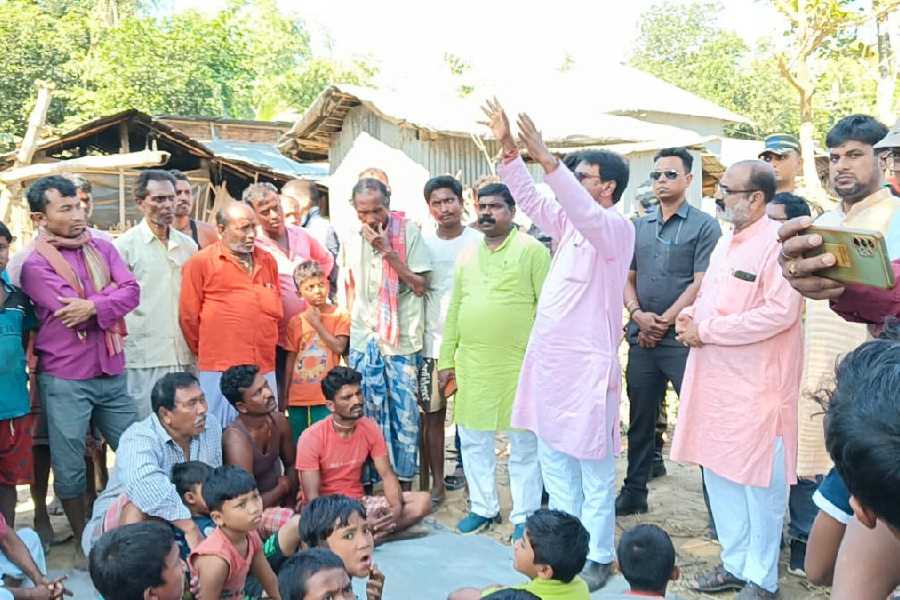 Villagers in Malda Protest against Poor Road Conditions Following Death of Young Woman