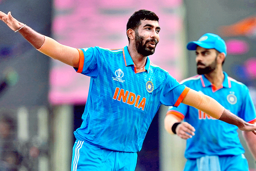BOOM BANG: From 155/2 to 191 all out, Pakistan suffered an epic collapse, with Jasprit Bumrah (2/19) and the other India bowlers excelling. India cantered to the target in 30.3 overs.