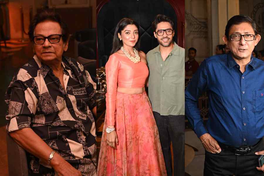 Prabhat Roy, Devlina Kumar and Gourab Chatterjee, Kanchan Mullick