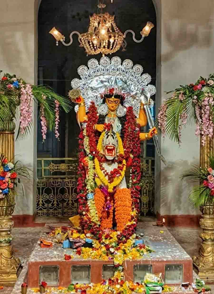 Jagaddhatri idol of Krishnanagar Rajbari on Wednesday 