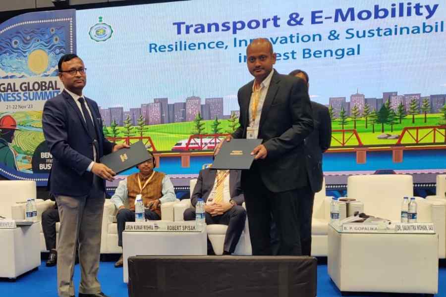 Uber signs MoU with Bengal transport department at BGBS 2023 on Wednesday.