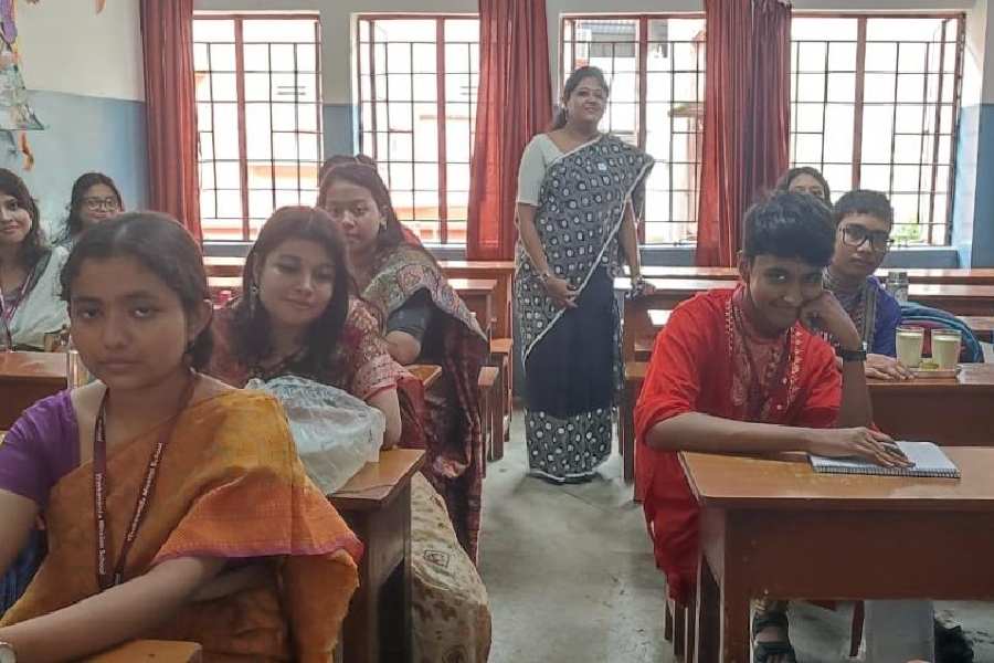 Students of Vivekananda Mission School dress up in traditional attires for their Bengali fest, Nirjhor