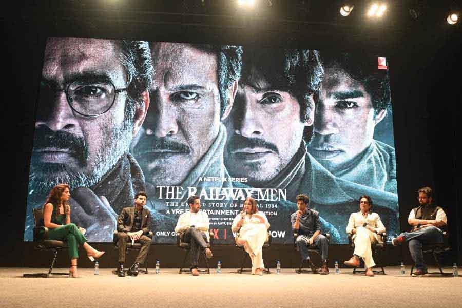 Kay Kay Menon, Babil Khan, Shiv Rawail, Divyenndu and Aayush Gupta at a Masterclass session at IFFI 2023.