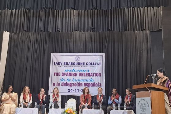 Dr Parna Ghose, Associate Professor (English) and Officer-in-Charge (in the absence of Principal Professor Siuli Sarkar), addressing the audience.