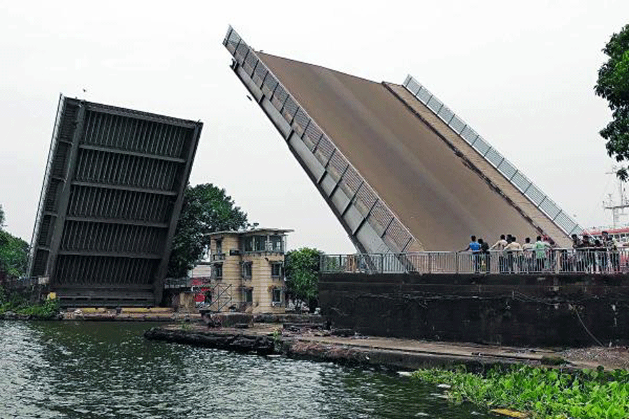 Bascule Bridge in Kidderpore.