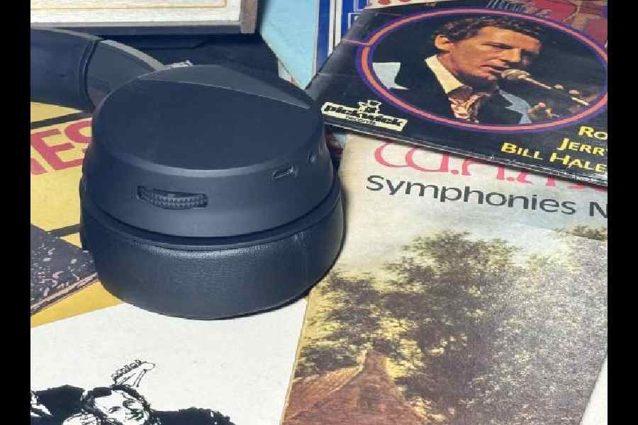 The earcups are not light and have all the controls