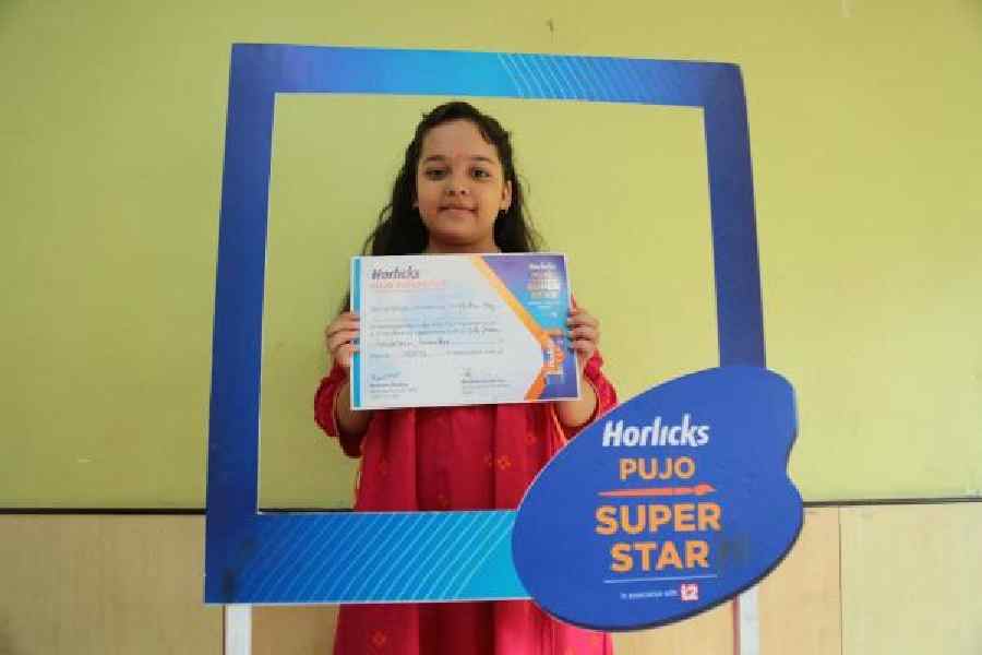 Participants were given certificates as a token of appreciation and one of the participants, Tanishtha Roy, posed with hers at the selfie corner