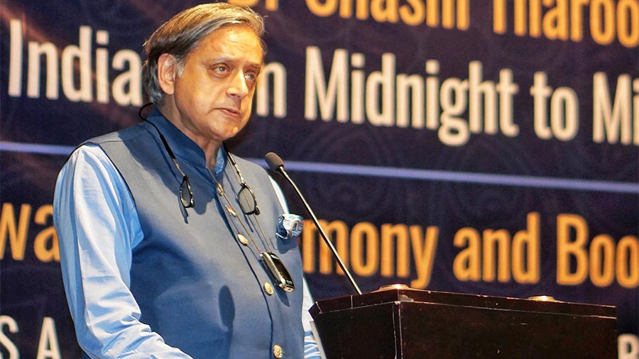 Shashi Tharoor delivers the third Chidananda Dasgupta Memorial Lecture