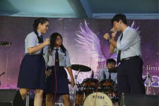 A glimpse from the singing competition.