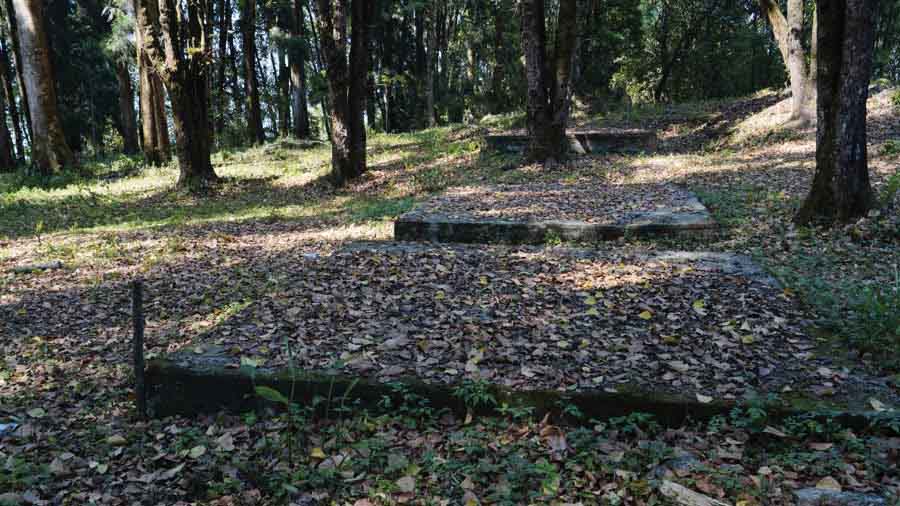 Stone slabs on the ground inside Dâmsâng fort premises