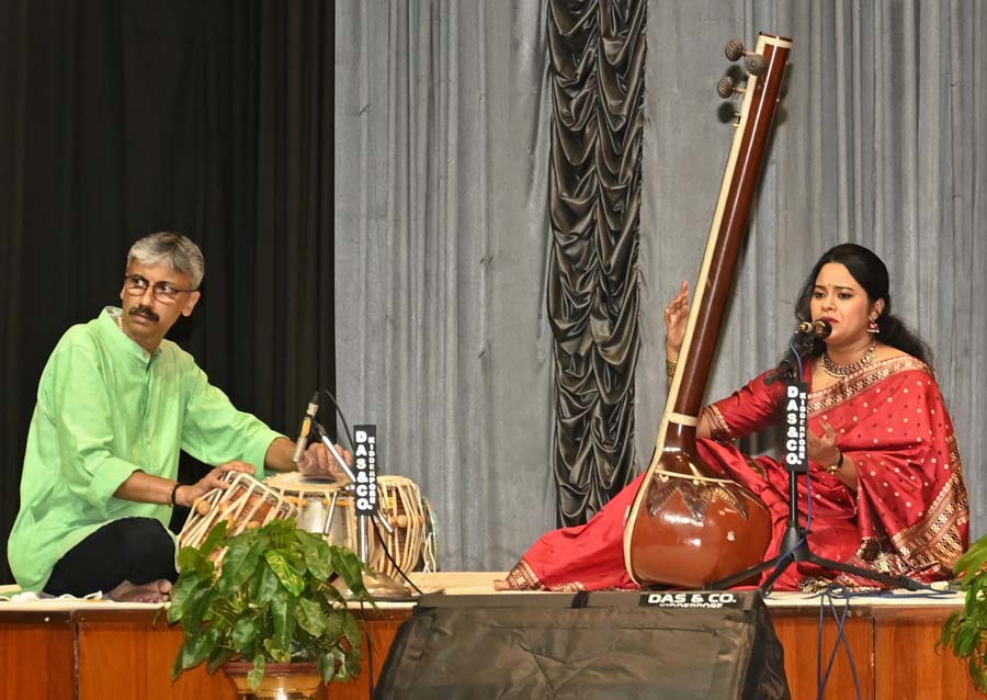Medha Basu, a scholar of ITC SRA and also a PhD scholar in physics at Jadavpur University, sings solo at the ‘Arpan’ festival at the Ramakrishna Mission Institute of Culture, Golpark. The event was organised by ITC Sangeet Research Academy