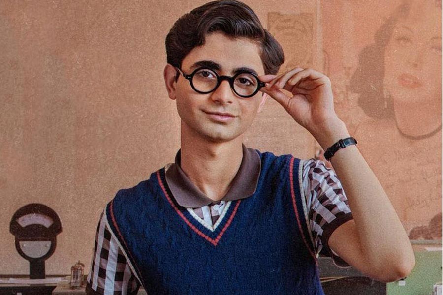 Dilton Doiley, played by Yuvraj Menda, is a bookworm whose idea of a perfect date is when he has to return his books to the library.
