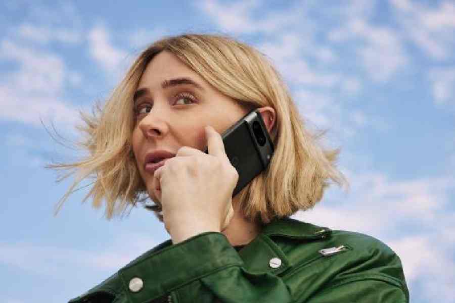 Best Take, Video Boost, Magic Editor and more AI-driven features are arriving with Pixel 8 and 8 Pro