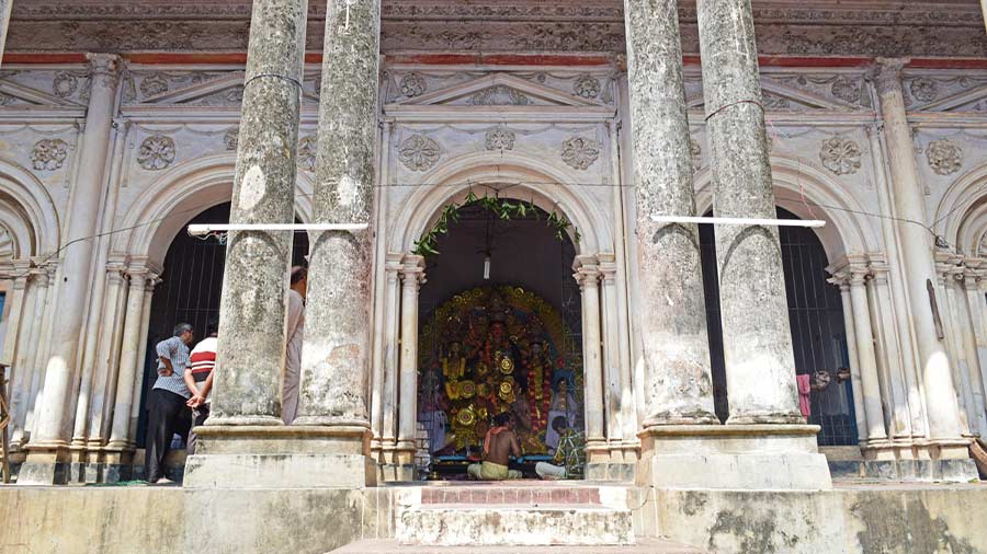 The Durga ‘dalan’ of the Kalikapur Roy family mansion 