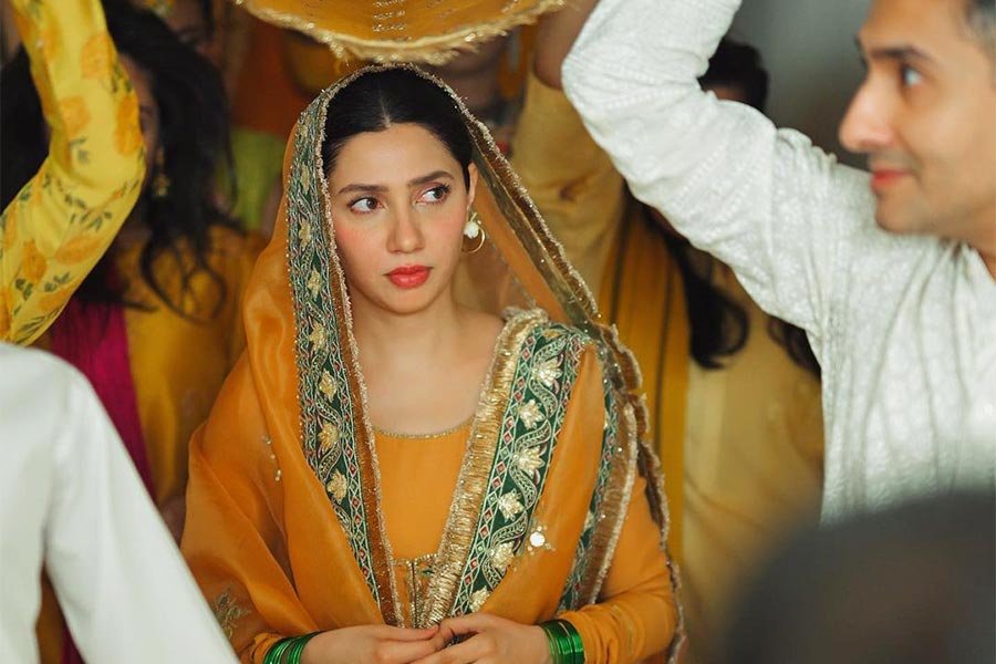 The Mayun ceremony was planned by her childhood girlfriends whom Mahira calls ‘my sisters’. 