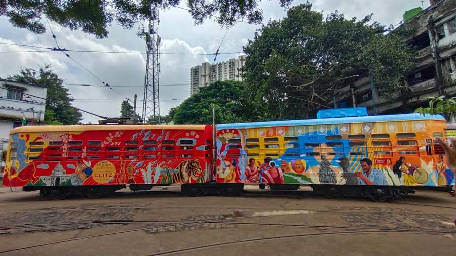 A Puja Special Tram has been designed to commemorate Durga Puja’s Unesco heritage tag and to celebrate 150 years of Kolkata Tramways on Friday. The tram is part of an effort to celebrate Puja uniquely, where West Bengal Transport Corporation (WBTC) has collaborated with Asian Paints and XXL Collective. The Puja Special Tram will trundle down the tracks of the city with its beautiful interiors and fabulous exteriors. Kolkata’s iconic trams, dating back to 1873, are a symbol of the city’s heritage and charm. To celebrate this milestone, the Special Tram will run from Tollygunge to Ballygunge with a remarkable makeover coinciding with Kolkata’s most important month of celebrations. The tram on the Tollygunge route covers all the famous areas known to have historic and large Durga Puja pandals, making it the ideal choice for this transformation