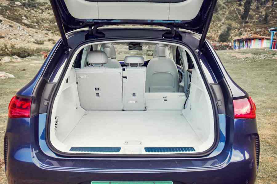 Boot capacity is generaous and flexible and varies between 520 and 1,675 litres