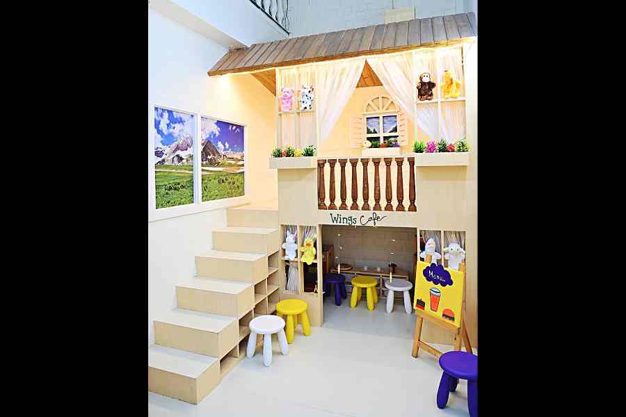 Wings Preschool provides a safe environment for the little ones to learn, grow and play. Each and every piece of furniture and stationery is child-friendly and modern. This particular area is a role-play zone for kids and the theme changes every month