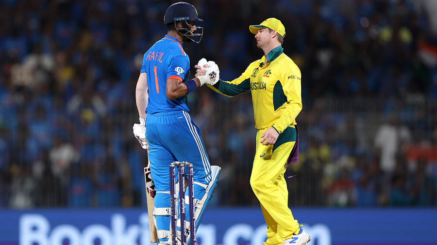 An awkward urge to cheer: Watching India vs Australia in a Melbourne sports bar