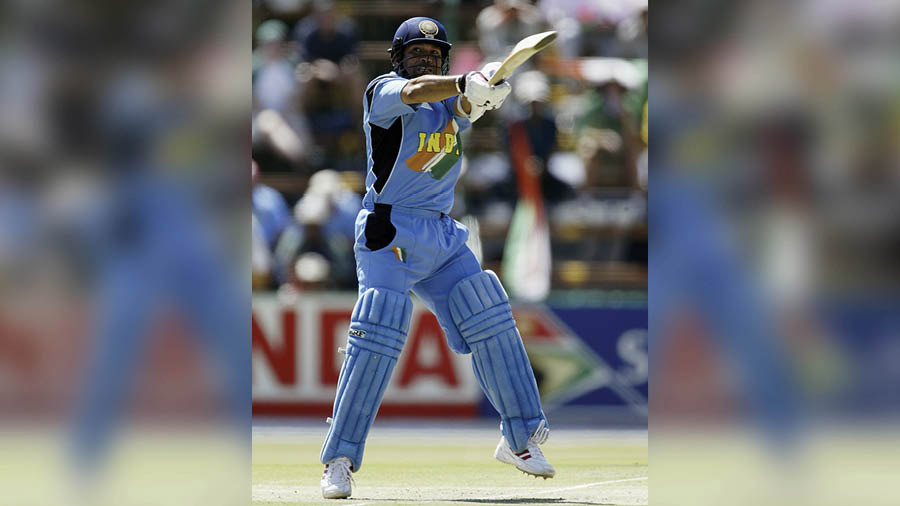 That Sachin six off Shoaib Akhtar (2003): Before Mahendra Singh Dhoni smashed Nuwan Kulasekara into the Wankhede stands to seal India’s first World Cup in 28 years in 2011, there was one shot that stood head and shoulders above all else in India’s World Cup history. A shot that saw a furious short ball from Shoaib Akhtar in Centurion collide with the flashing blade of Tendulkar. The result was the most iconic six in Indo-Pak meetings since Miandad defined Chetan Sharma’s career with a last-ball maximum in 1986. Of course, Tendulkar’s six off Akhtar was just one of many stunning strokes he played during an explosive 98 runs off 75 balls, with 18 of them coming from a single over of Akhtar. Such magnificence was enough to help India chase down 274 for another famous win