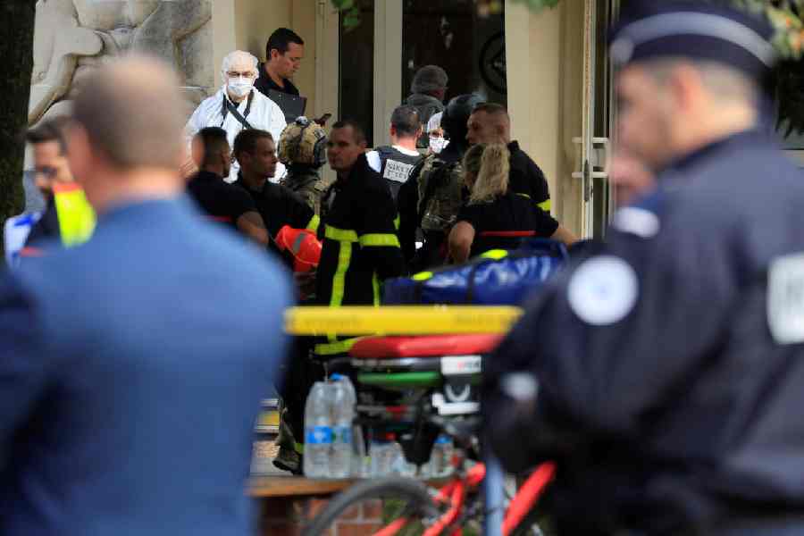 Emmanuel Macron | A Teacher Dies And Two People Are Wounded In A ...