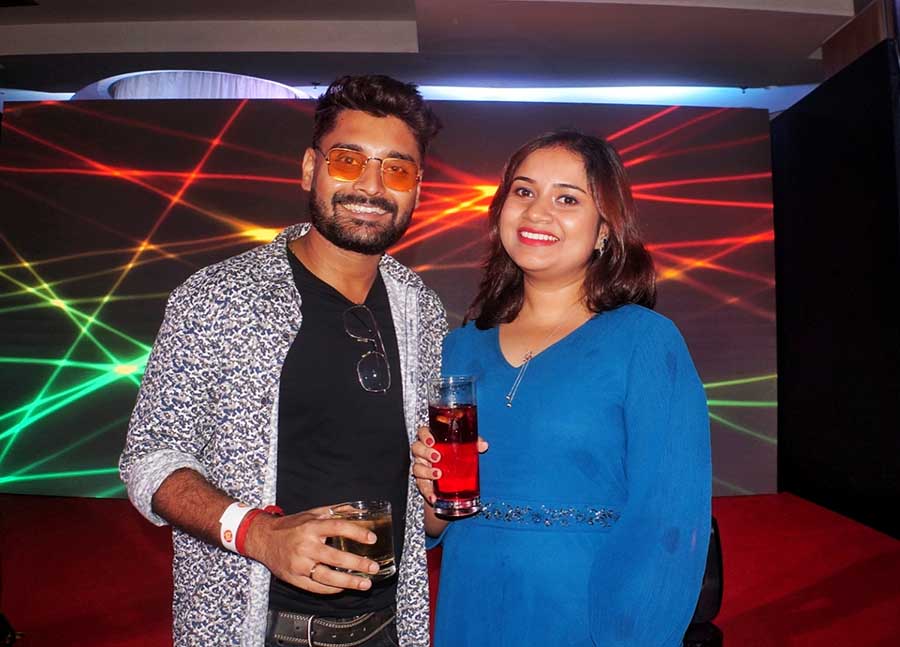 Taking a break from dancing away to peppy music with wife Moumita Chatterjee, Sayak Chatterjee of Tasty Food Canvas said, ‘In our industry, socialising is an important aspect and and I think #Instapujo has given the perfect platform to us. Thanks to everyone who made it happen!’