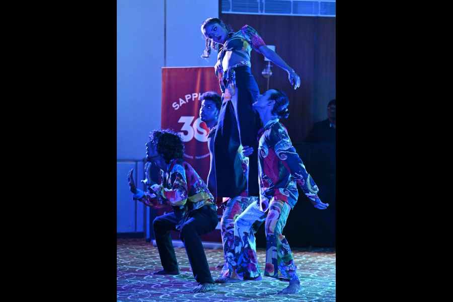 Sapphire dancers jammed with Puuluup as a part of their SappTop Series Season 2, conceptualised to bring their rooftop rehearsal pad to the performance space