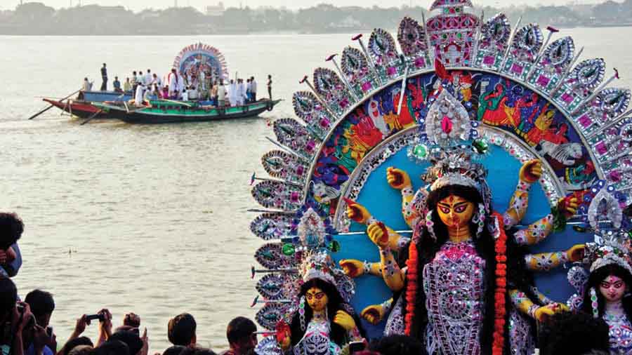 Scenes from ‘bisarjan’ at the ghats of Ganga 