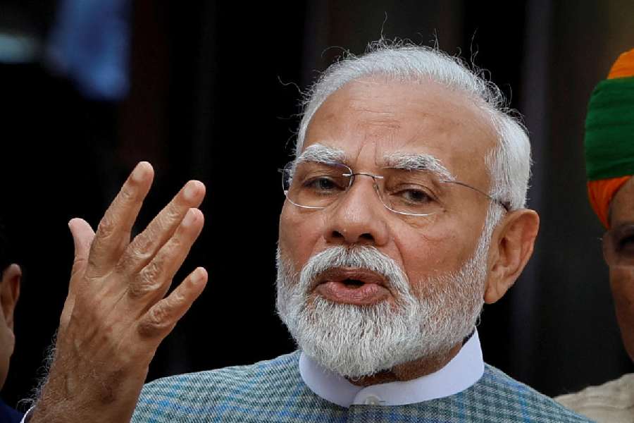 Narendra Modi PM Modi extends invitation for global investment in