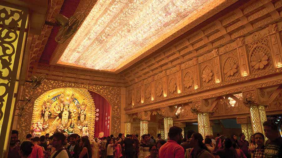 Traffic guidelines, maps and helplines for pandal-hoppers this Durga Puja