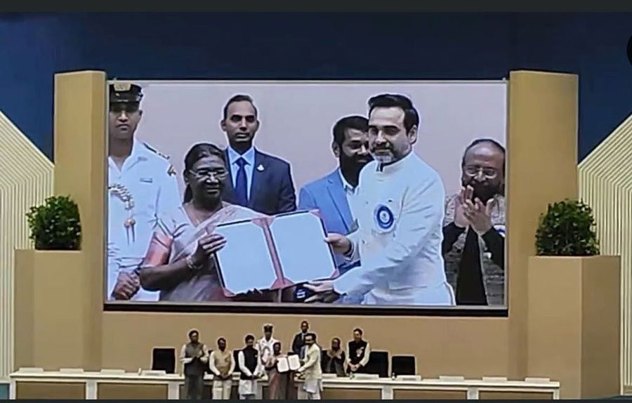 Pankaj Tripathi received the Best Supporting Actor Award for his performance in Mimi.