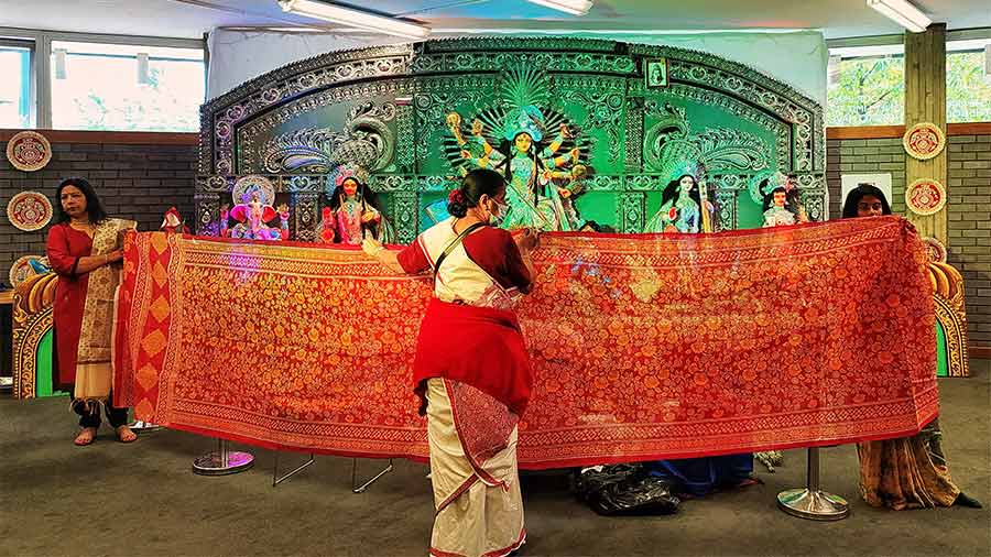 A glimpse of a Durga Puja in London