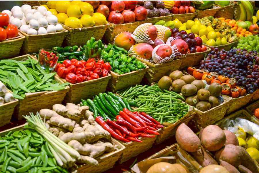 Food | Prices of essential food items to remain stable during festive season:  Union Food Secretary Sanjeev Chopra - Telegraph India