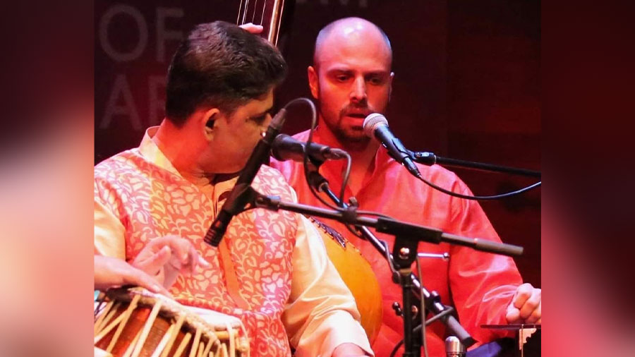 Sanjoy Banerjee (left) and Andrew Shantz performing together